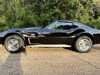 Image 5 of 22 of a 1973 CHEVROLET CORVETTE RESTOMOD