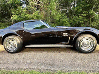 Image 6 of 22 of a 1973 CHEVROLET CORVETTE RESTOMOD