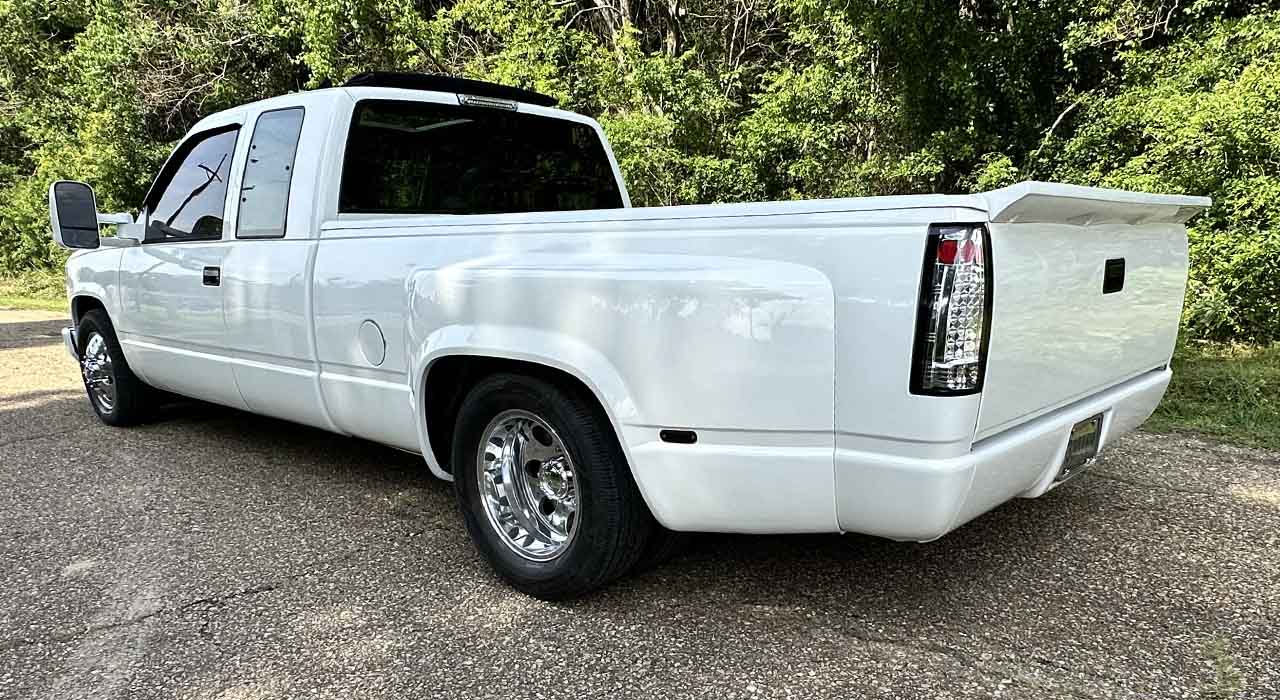 2nd Image of a 1994 CHEVROLET C3500 DUALLY