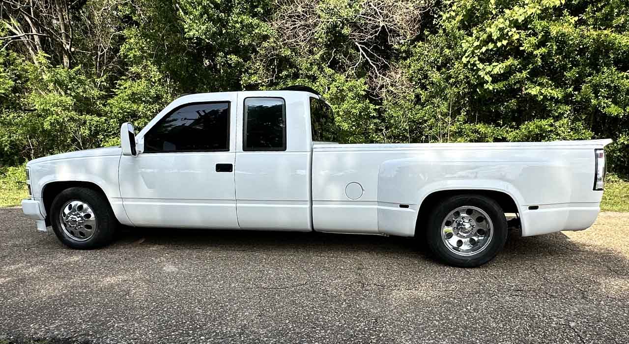 3rd Image of a 1994 CHEVROLET C3500 DUALLY
