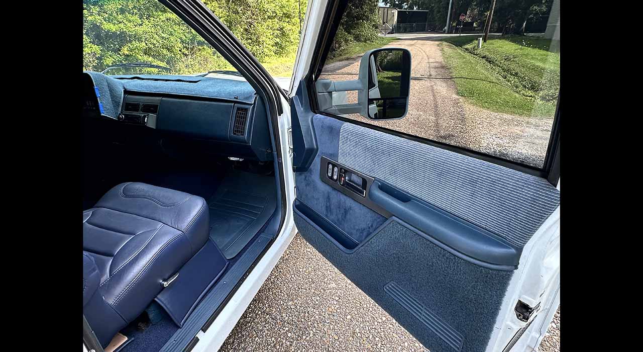 10th Image of a 1994 CHEVROLET C3500 DUALLY