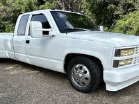 Image 2 of 17 of a 1994 CHEVROLET C3500 DUALLY