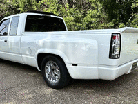 Image 3 of 17 of a 1994 CHEVROLET C3500 DUALLY