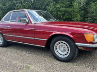 Image 2 of 17 of a 1980 MERCEDES 280SL