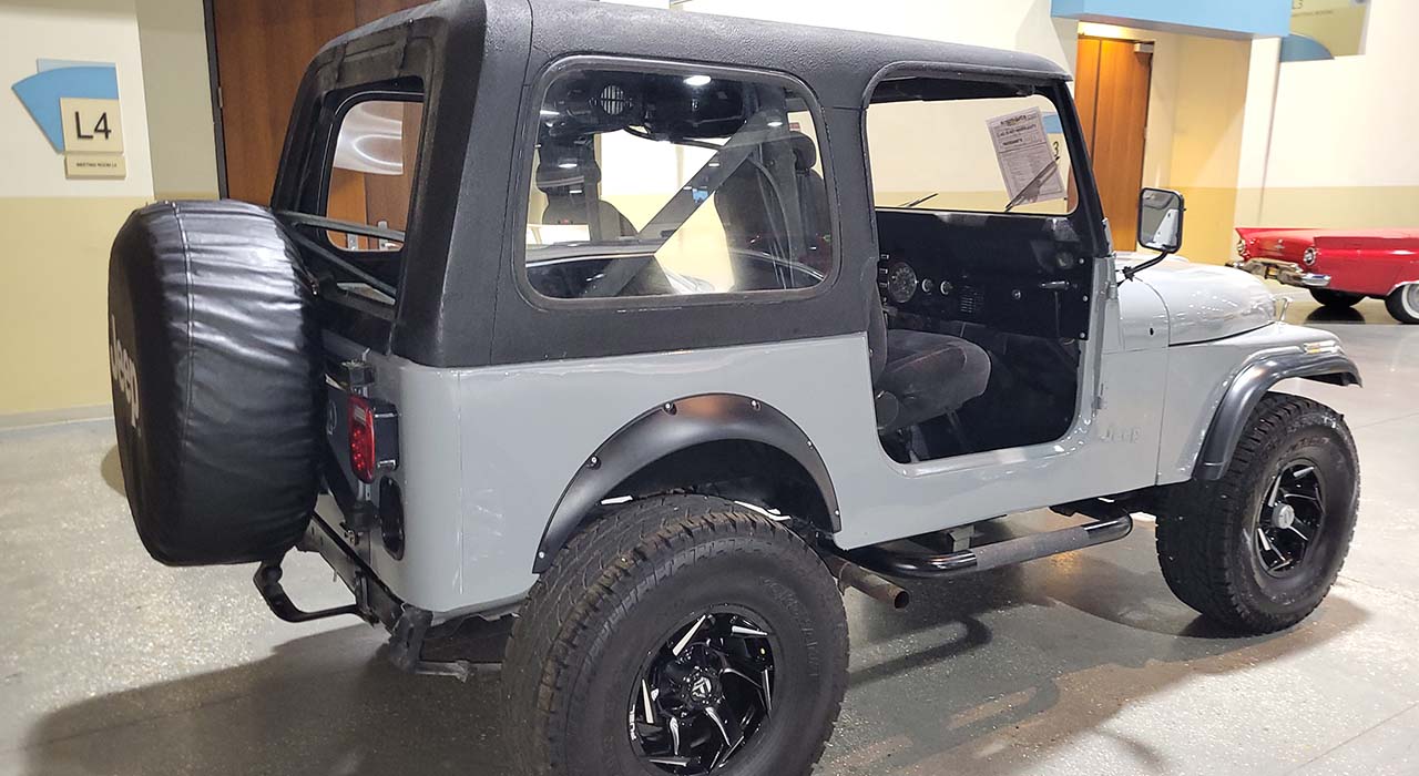 3rd Image of a 1982 JEEP CJ7