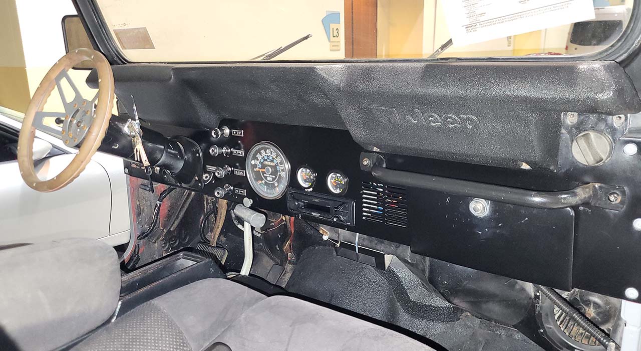 8th Image of a 1982 JEEP CJ7