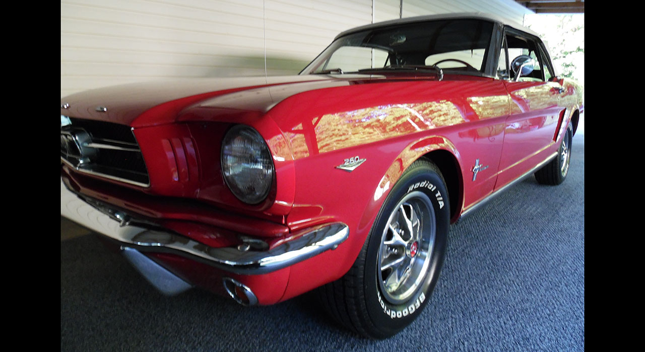 2nd Image of a 1965 FORD MUSTANG