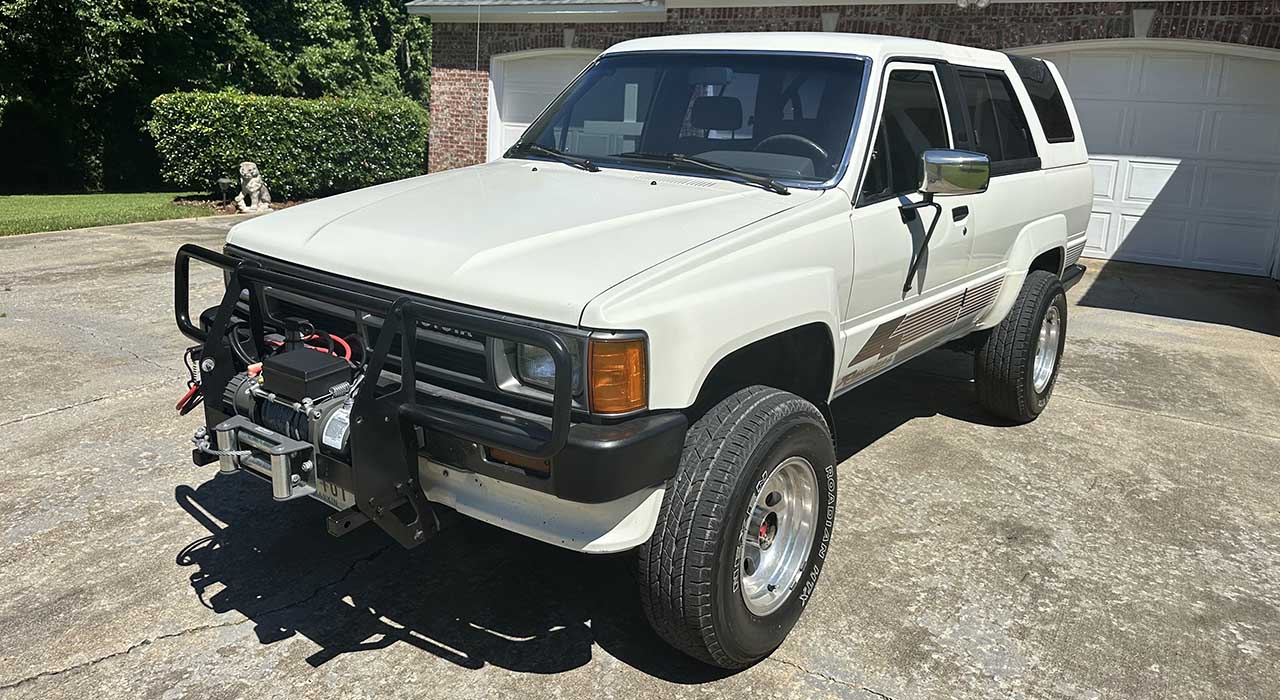 0th Image of a 1988 TOYOTA 4RUNNER DLX