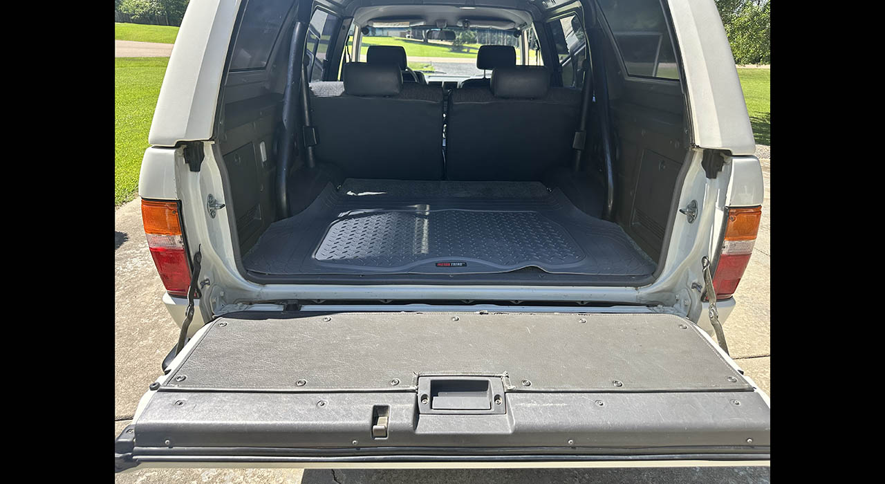 6th Image of a 1988 TOYOTA 4RUNNER DLX