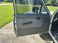 Image 5 of 16 of a 1988 TOYOTA 4RUNNER DLX