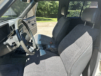 Image 8 of 16 of a 1988 TOYOTA 4RUNNER DLX