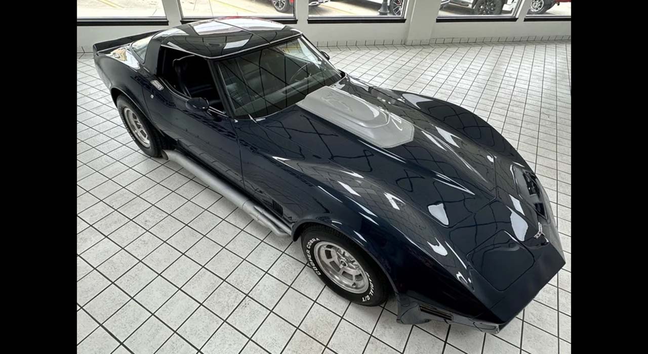 3rd Image of a 1981 CHEVROLET CORVETTE