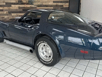 Image 6 of 24 of a 1981 CHEVROLET CORVETTE