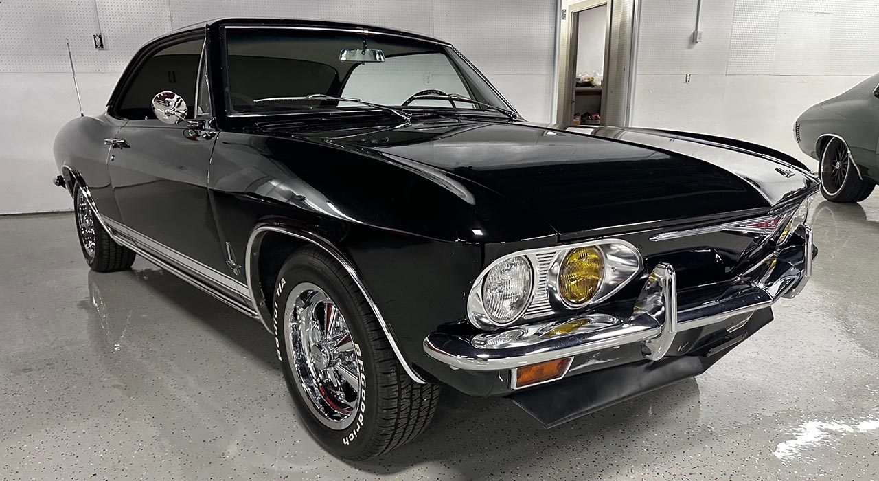 3rd Image of a 1965 CHEVROLET CORVAIR MONZA