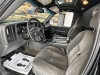 Image 14 of 22 of a 2006 CHEVROLET SILVERADO 1500