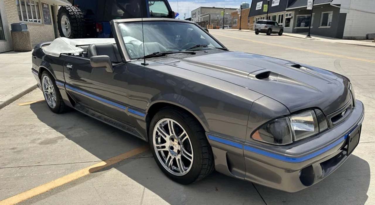 1st Image of a 1989 FORD MUSTANG GT