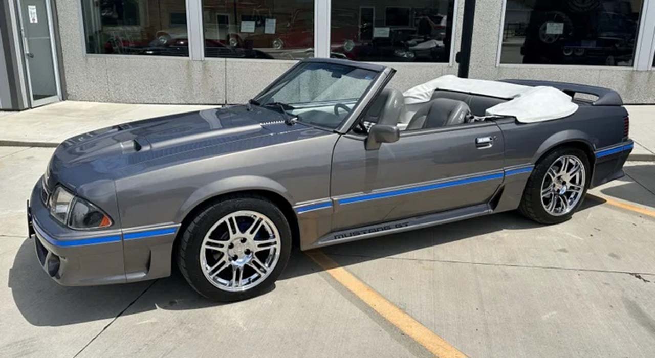 2nd Image of a 1989 FORD MUSTANG GT