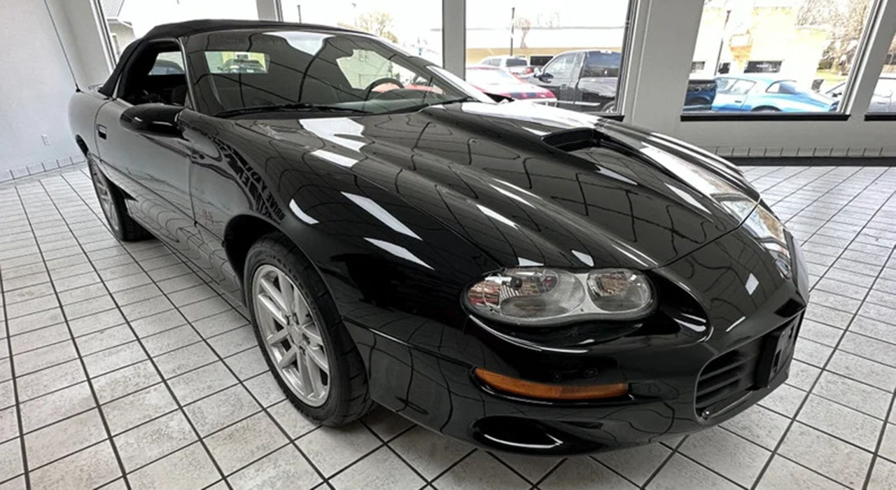 3rd Image of a 2000 CHEVROLET CAMARO SS