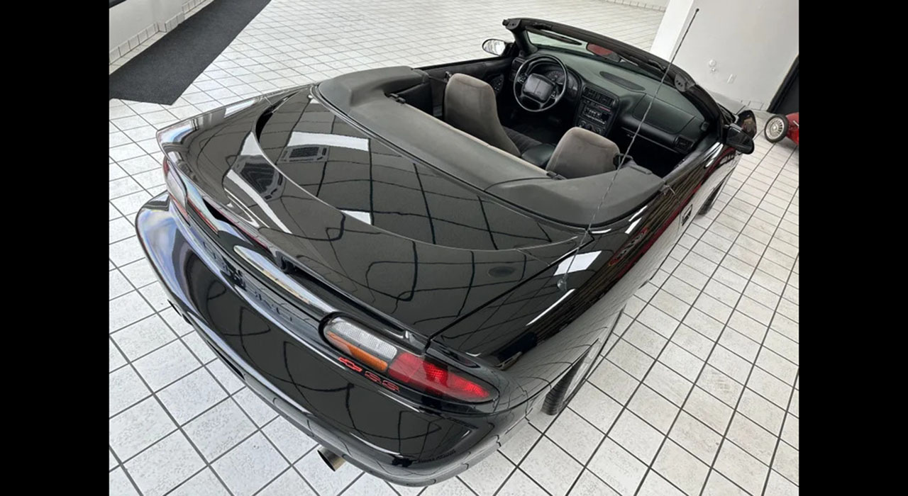 13th Image of a 2000 CHEVROLET CAMARO SS