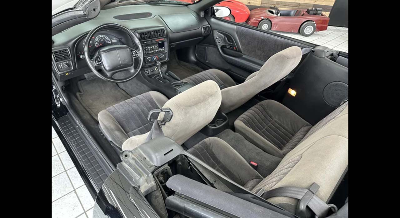 16th Image of a 2000 CHEVROLET CAMARO SS