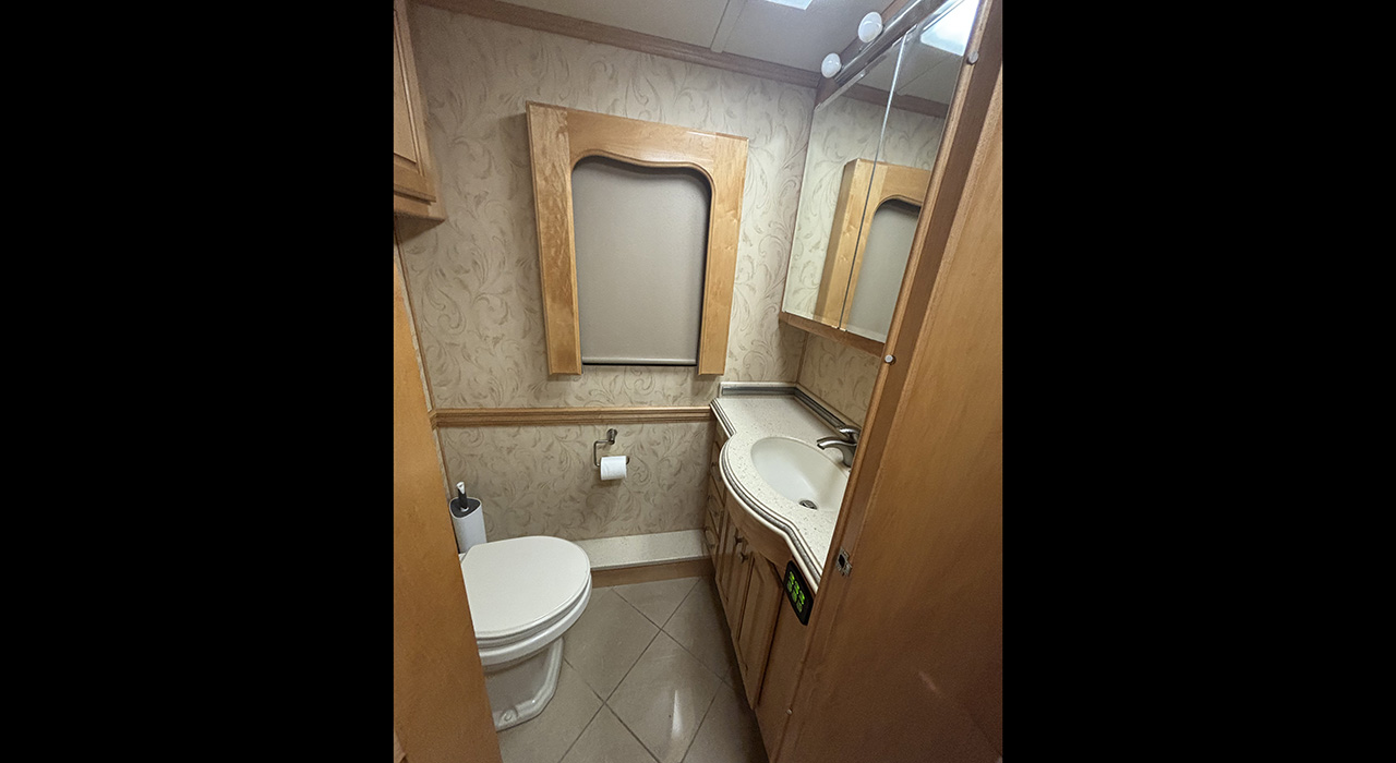 8th Image of a 2006 HOLIDAY RAMBLER NAVIGATOR