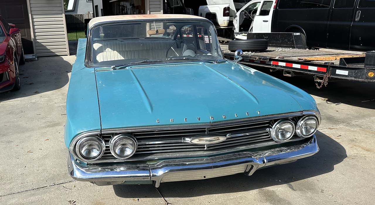 2nd Image of a 1960 CHEVROLET BISCAYNE