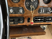 Image 15 of 19 of a 1960 ROLLS ROYCE SILVER CLOUD 2