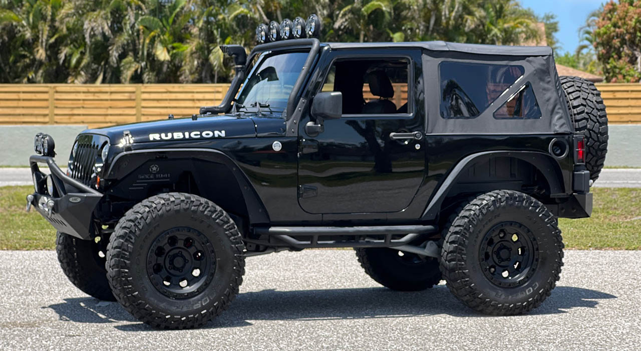 2nd Image of a 2011 JEEP WRANGLER RUBICON