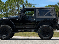 Image 5 of 29 of a 2011 JEEP WRANGLER RUBICON