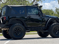 Image 8 of 29 of a 2011 JEEP WRANGLER RUBICON