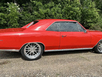 Image 7 of 18 of a 1966 CHEVROLET CHEVELLE SS