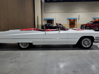 Image 4 of 9 of a 1968 CADILLAC DEVILLE