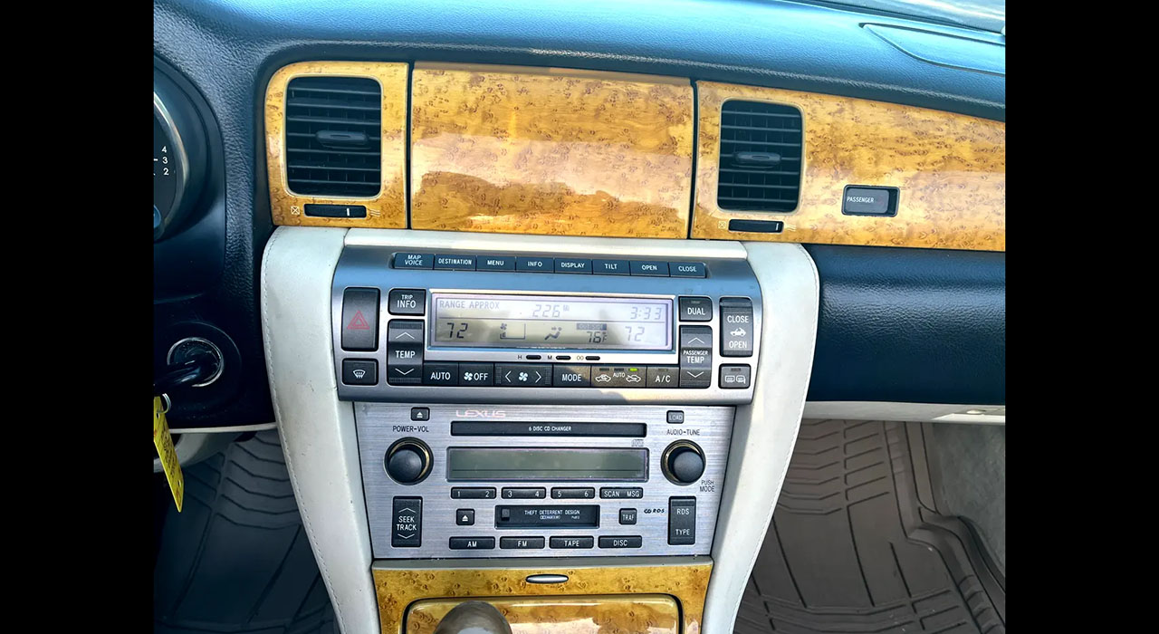 24th Image of a 2002 LEXUS SC 430