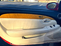 Image 29 of 31 of a 2002 LEXUS SC 430