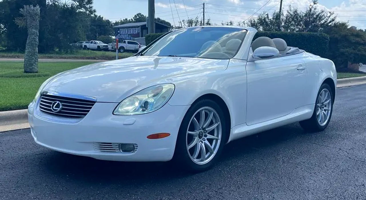 2nd Image of a 2005 LEXUS LC 430