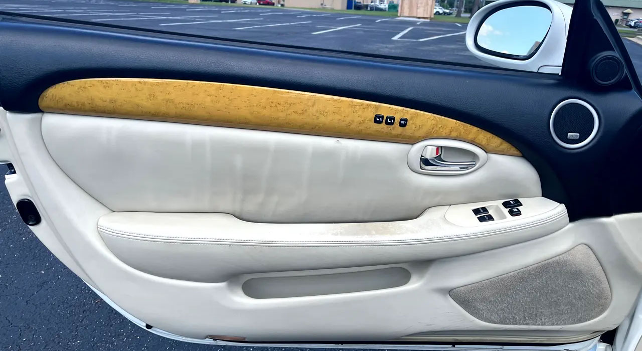 14th Image of a 2005 LEXUS LC 430