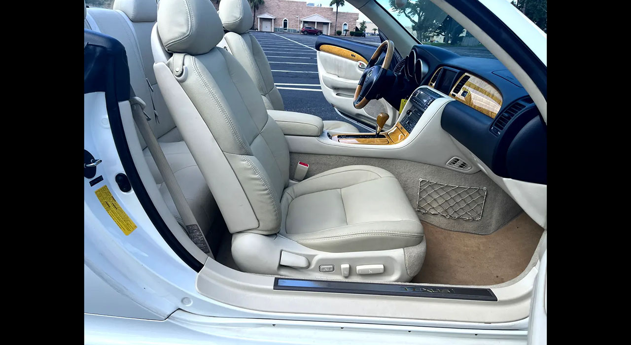 18th Image of a 2005 LEXUS LC 430