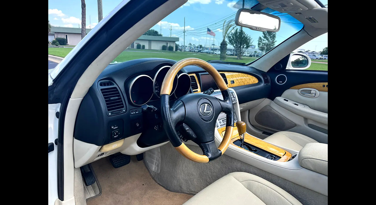 20th Image of a 2005 LEXUS LC 430