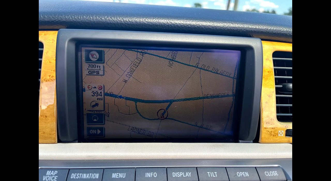24th Image of a 2005 LEXUS LC 430