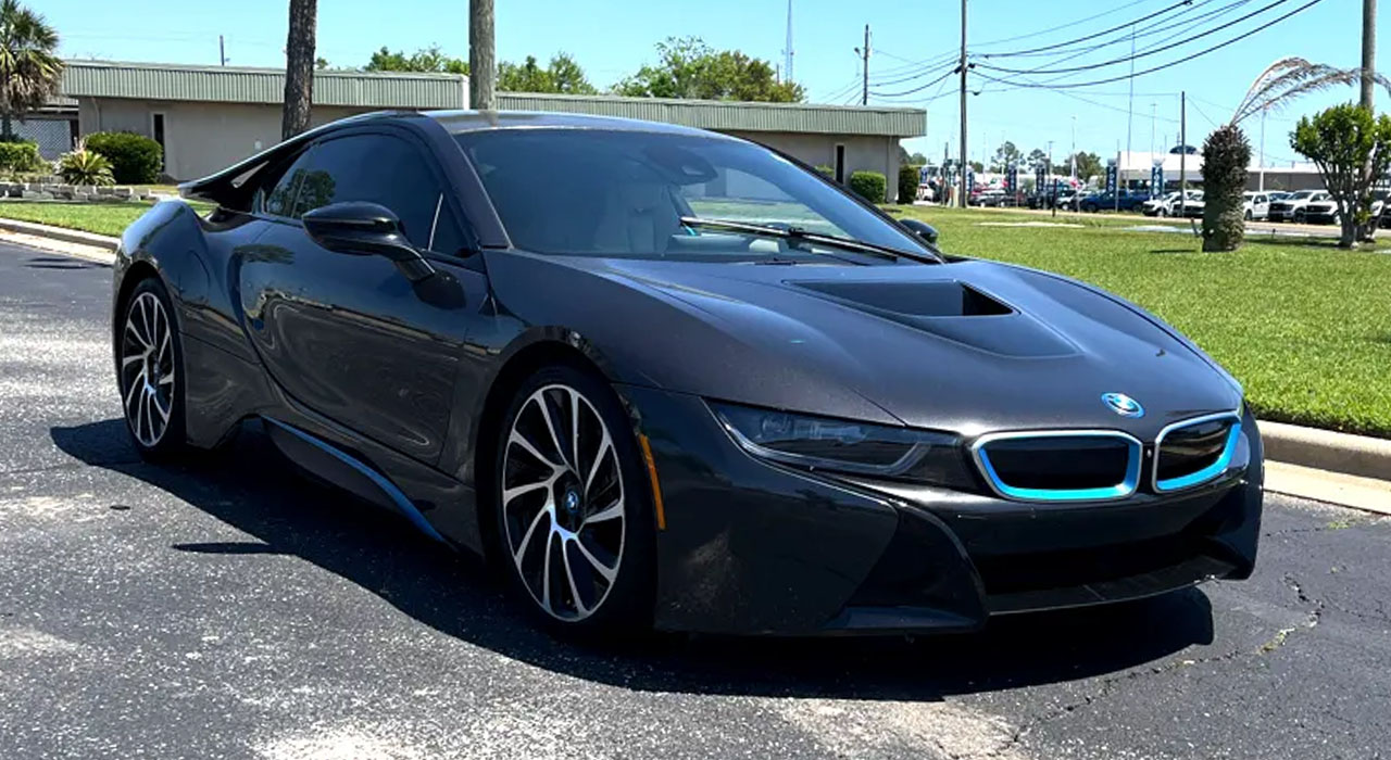 1st Image of a 2015 BMW I8