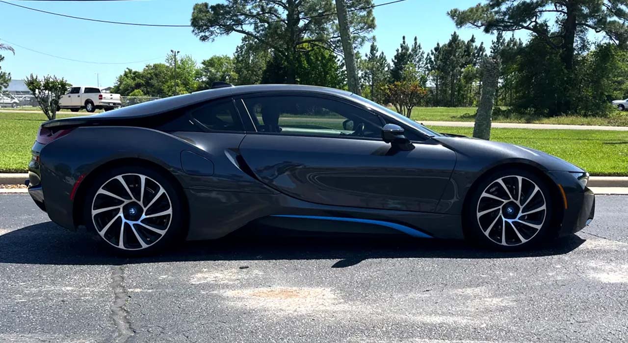 5th Image of a 2015 BMW I8