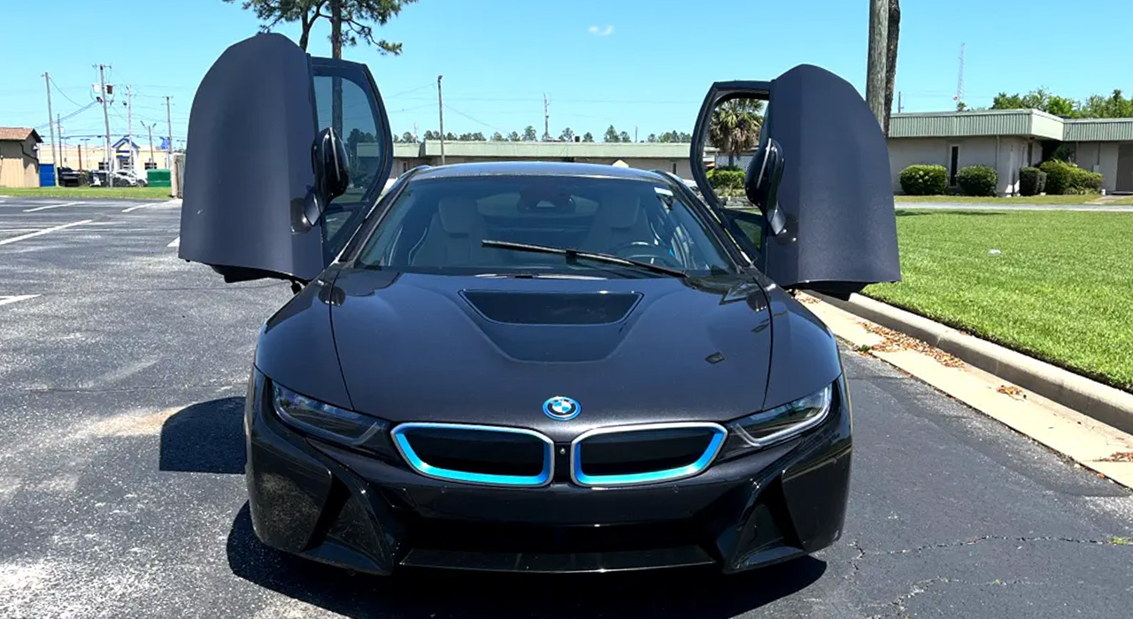 8th Image of a 2015 BMW I8