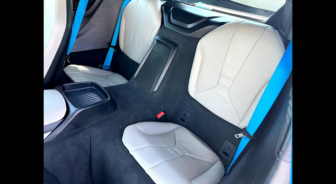 13th Image of a 2015 BMW I8
