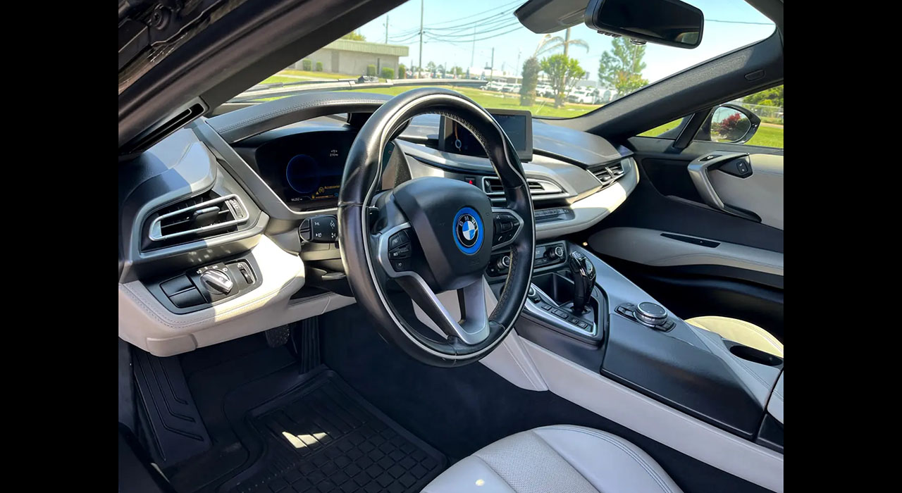 14th Image of a 2015 BMW I8
