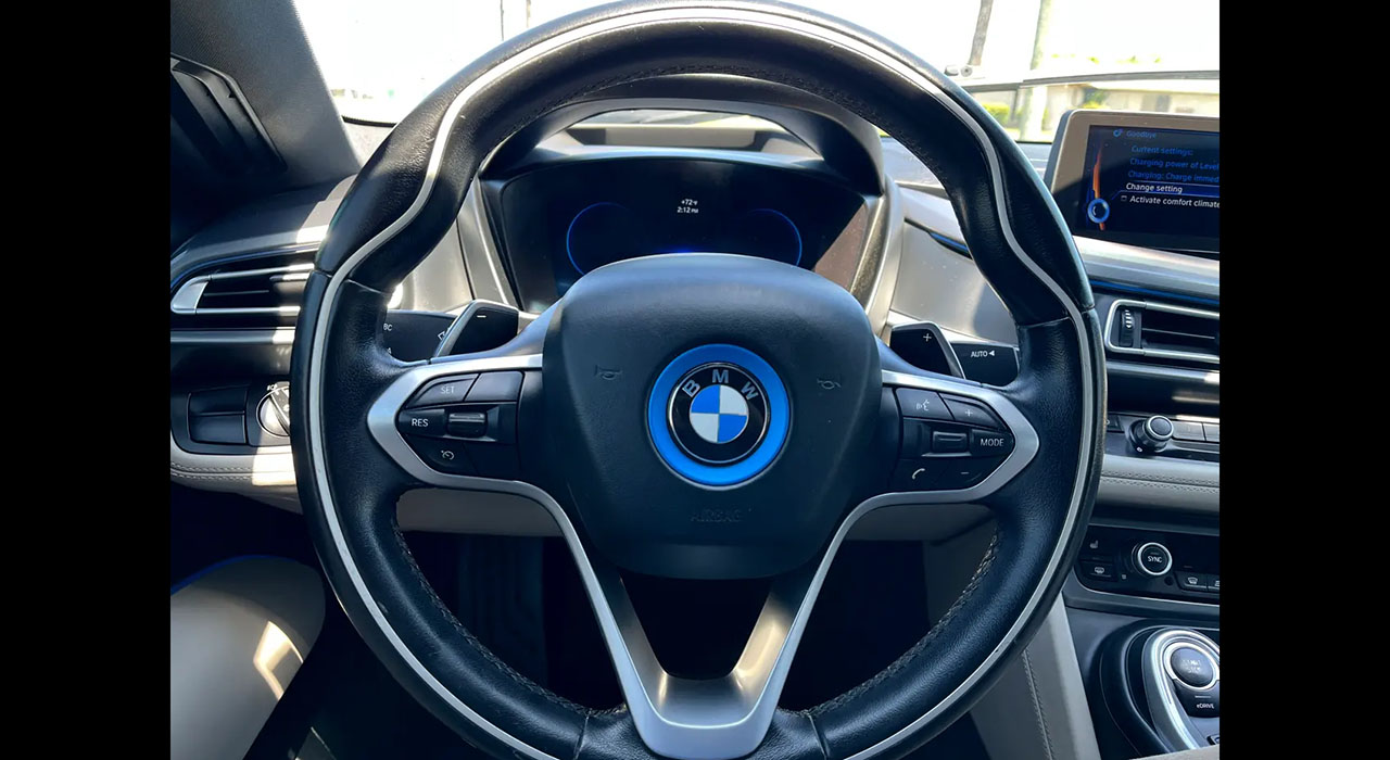 16th Image of a 2015 BMW I8