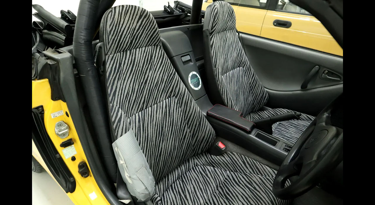 3rd Image of a 1991 HONDA BEAT
