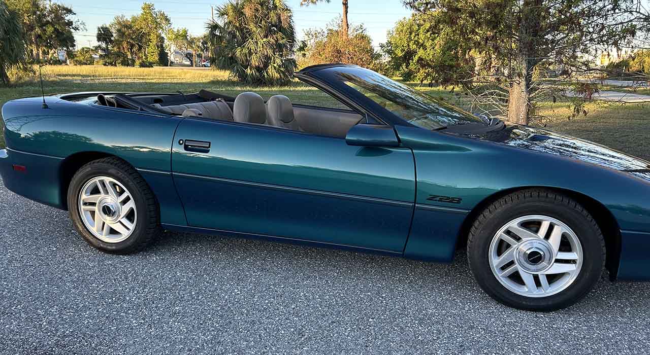 4th Image of a 1995 CHEVROLET CAMARO