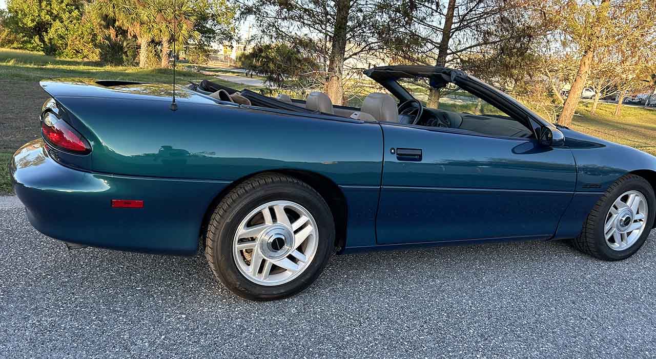 5th Image of a 1995 CHEVROLET CAMARO