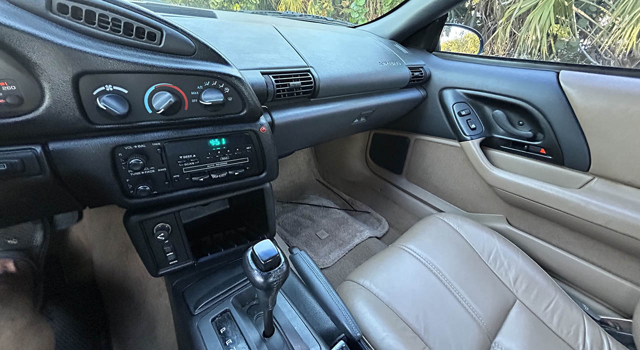 17th Image of a 1995 CHEVROLET CAMARO