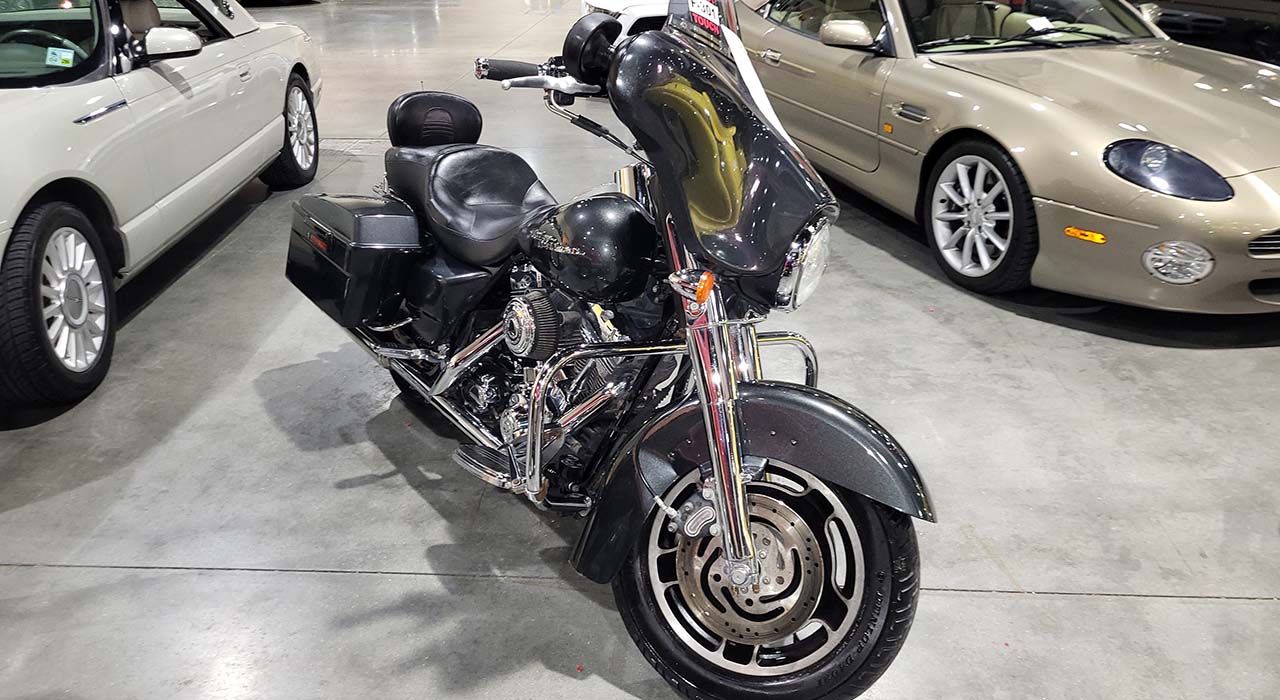 1st Image of a 2006 HARLEY-DAVIDSON FLHX